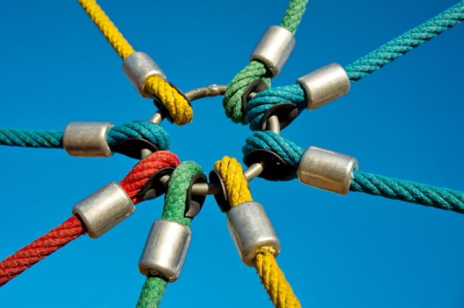 X&rho;ή&sigma;&iota;&mu;&omicron;&iota; &sigma;ύ&nu;&delta;&epsilon;&sigma;&mu;&omicron;&iota;